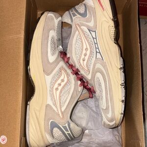Saucony Cream & Beige Running Sneakers with Coral Accents